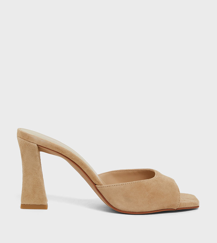 Thamid Camel Women's Flat Sandals