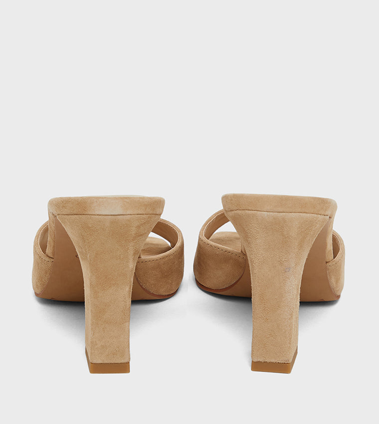 Thamid Camel Women's Flat Sandals - view 5
