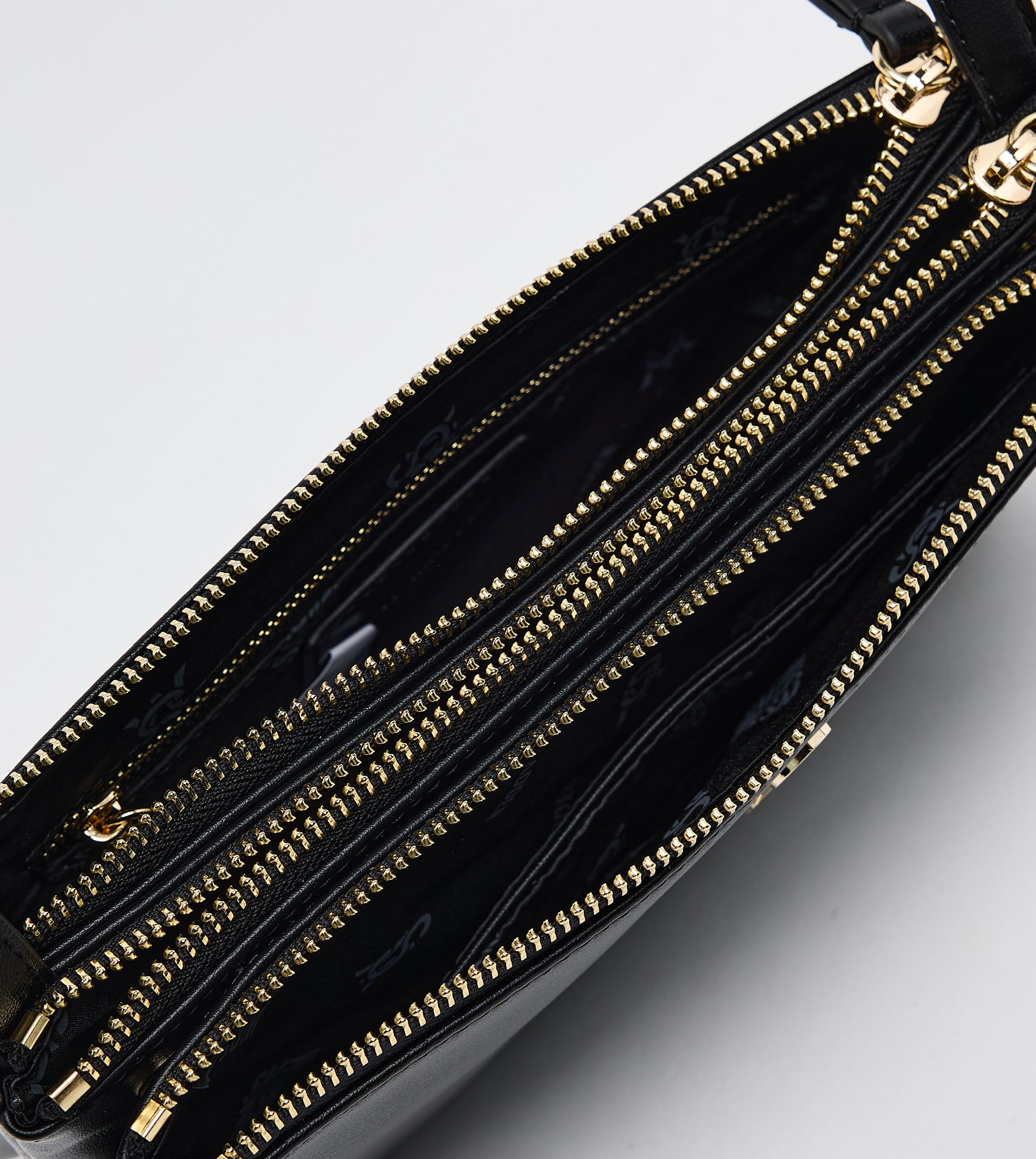 EVERYDAY CROSSBODY BAG BLACK CROSS BODY BAGS