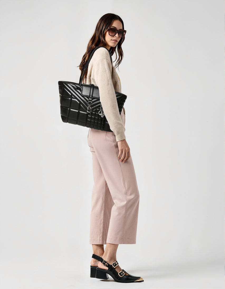 GALACTIA BLACK FLAT SANDALS