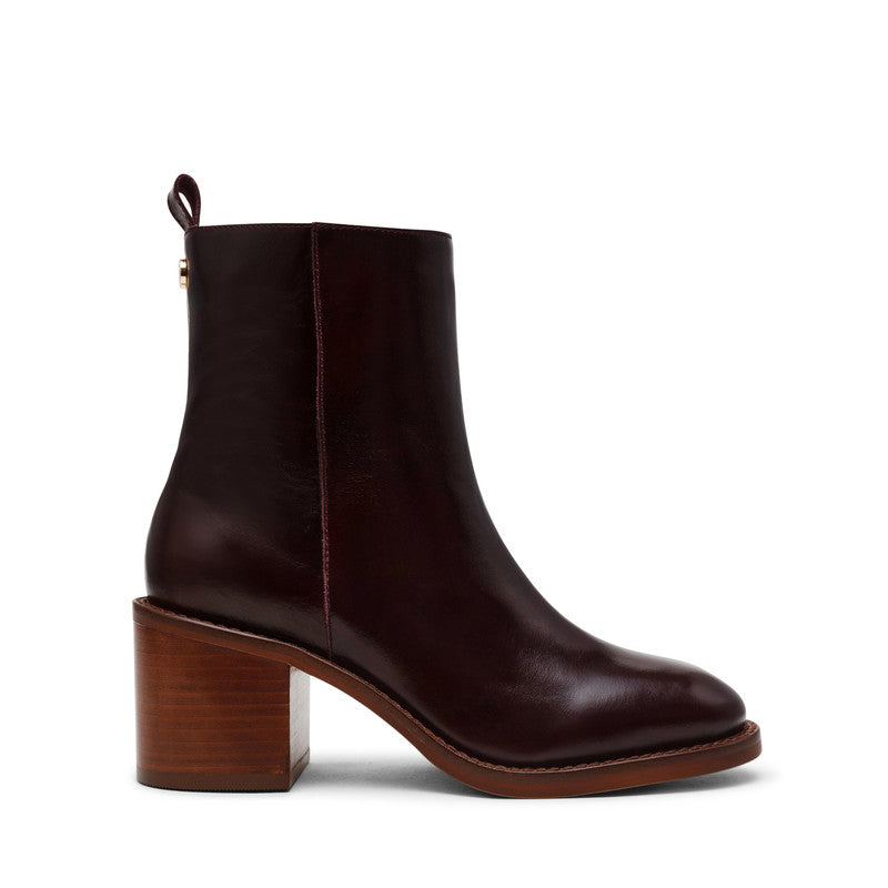 Slender Women's Brown Leather Ankle Boots